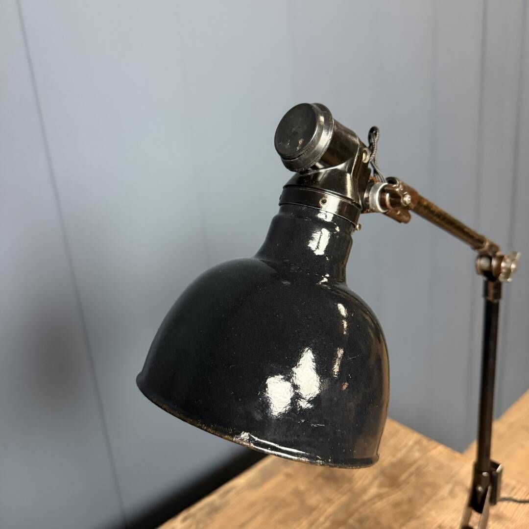 photo furniture Zwarte Rademacher Tafellamp Met Emaille Kap