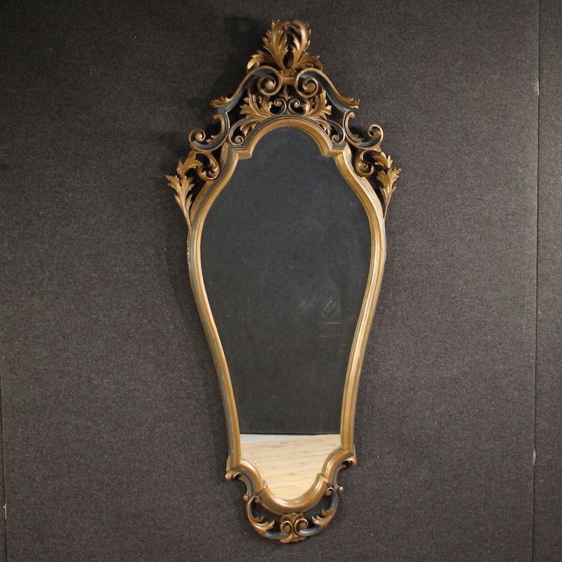 Miroir de style Louis XV laqué et doré, Italie, XXe siècle photo furniture
