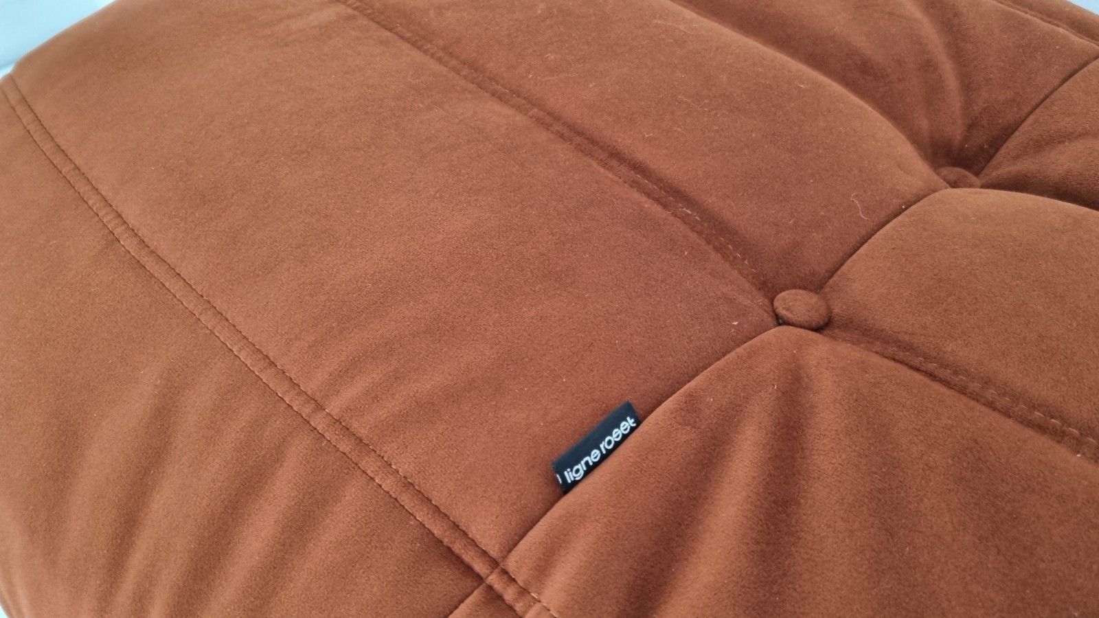photo vinterior Ligne Roset Togo Chair In Luxurious Russet Alcantara Excellent Condition