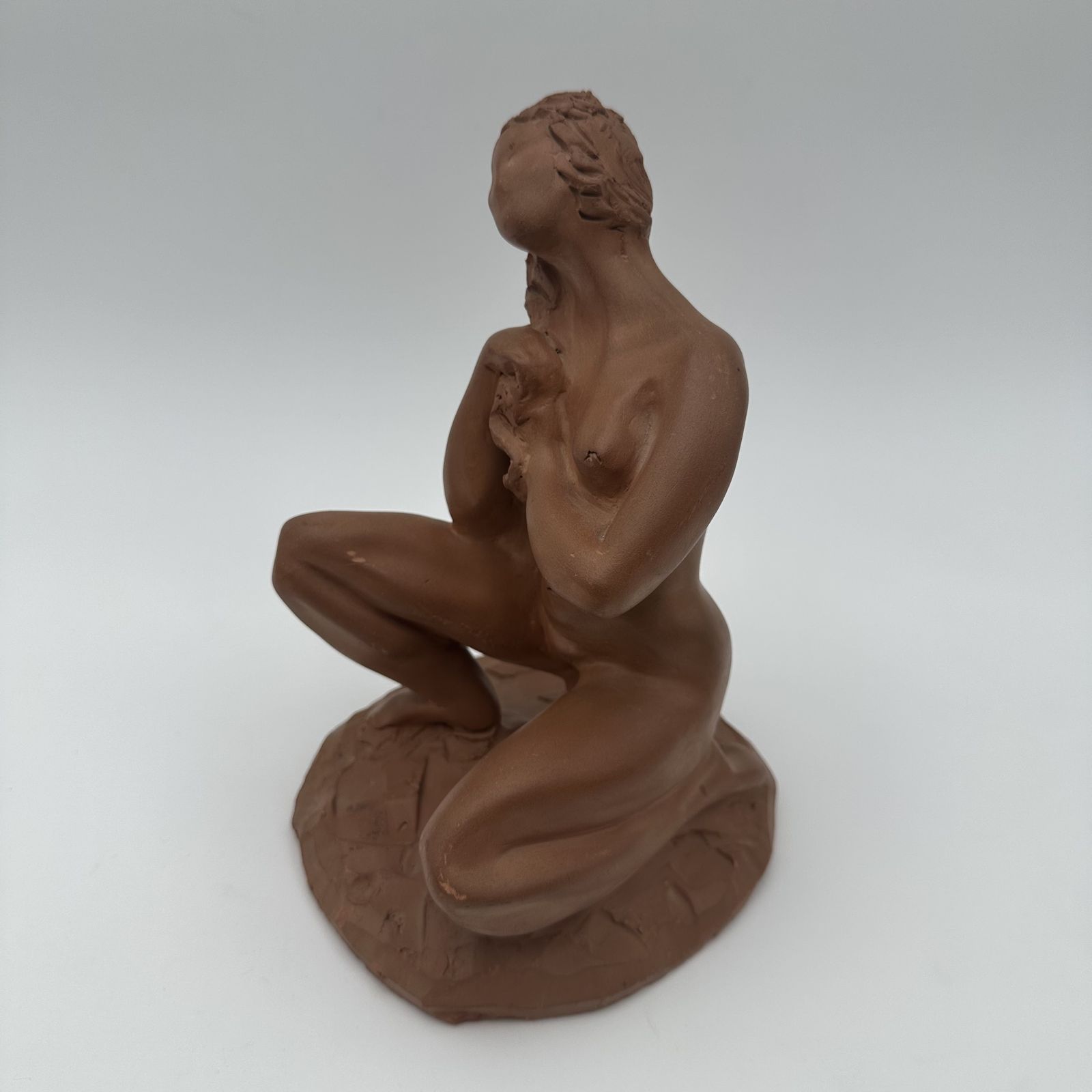 photo vintage Terracotta Statue Of A Nude Woman – Signed N. Hottot, 20th Century