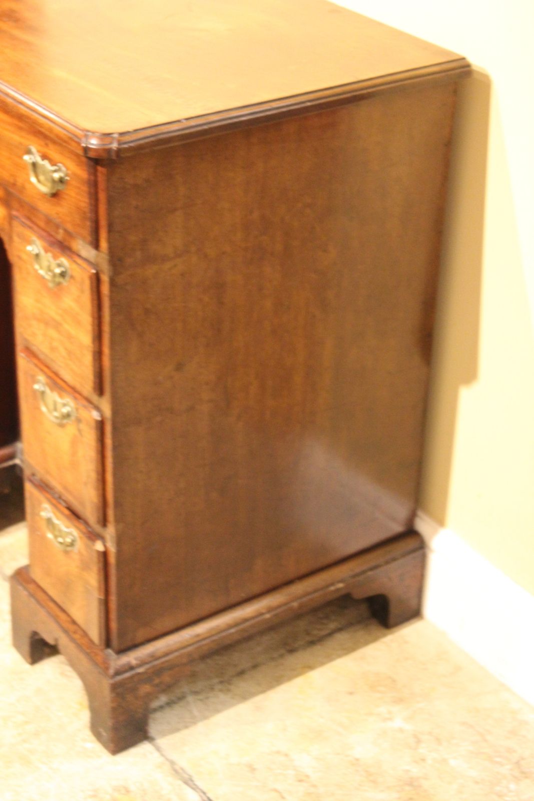 18thc. Mahogany Knee Hole Desk photo vinterior