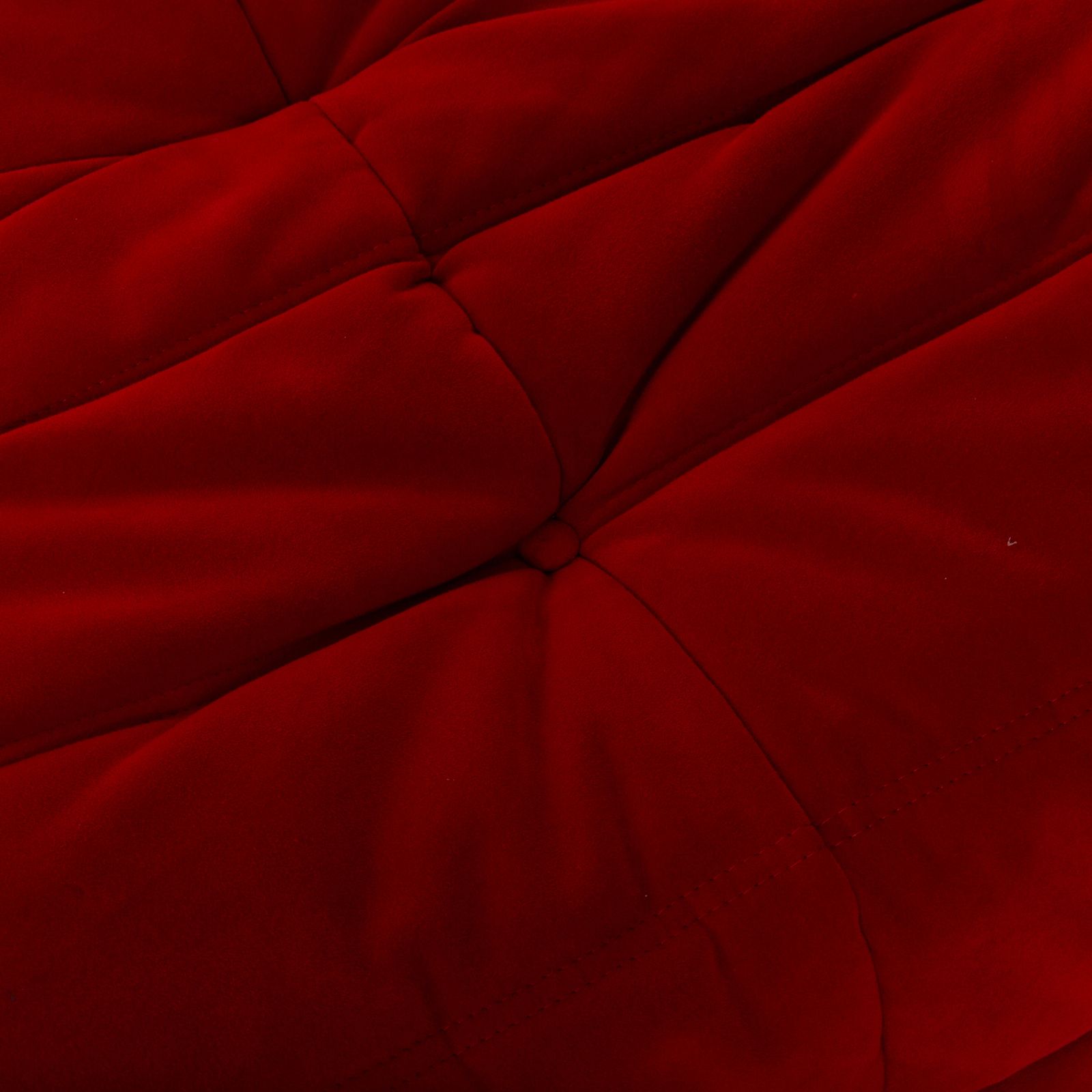 Tabouret Ligne Roset Togo en tissu Alcantara rouge corail photo Mobilier