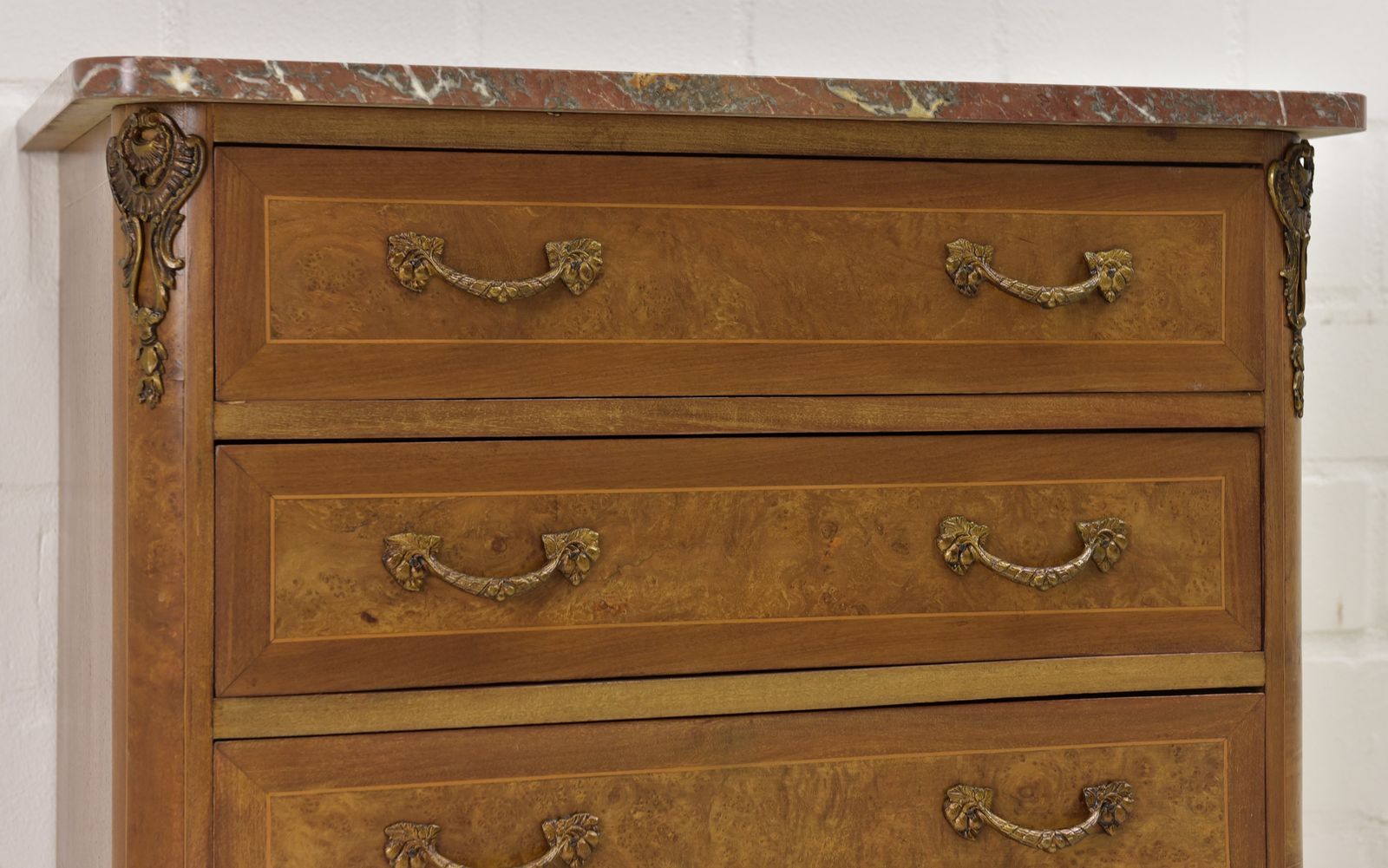 photo furniture Antique! Small Restored Mahogany Chest Of Drawers, Narrow