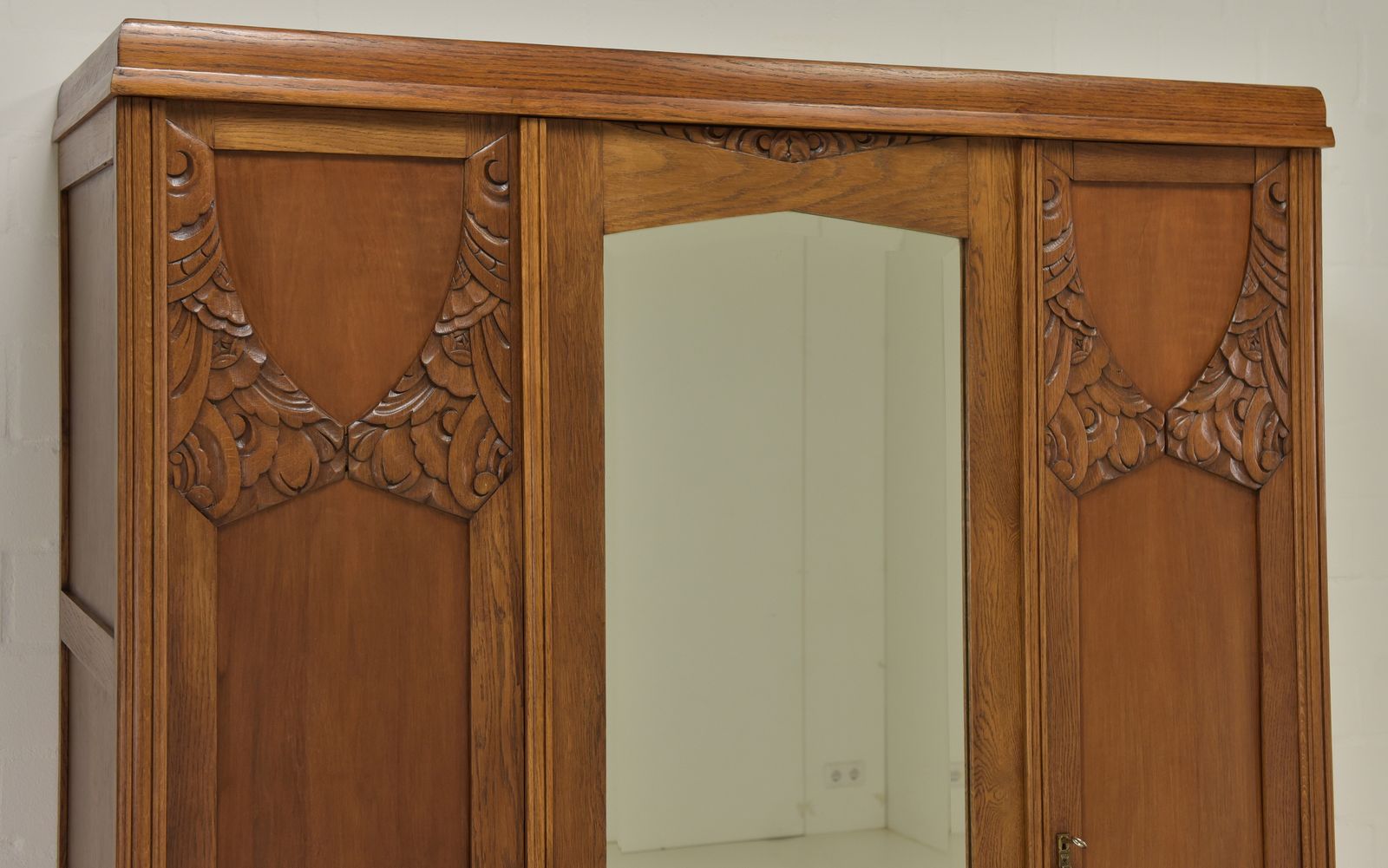 photo furniture Antique! Restored Art Deco Wardrobe, Oak And Walnut, Hall Wardrobe