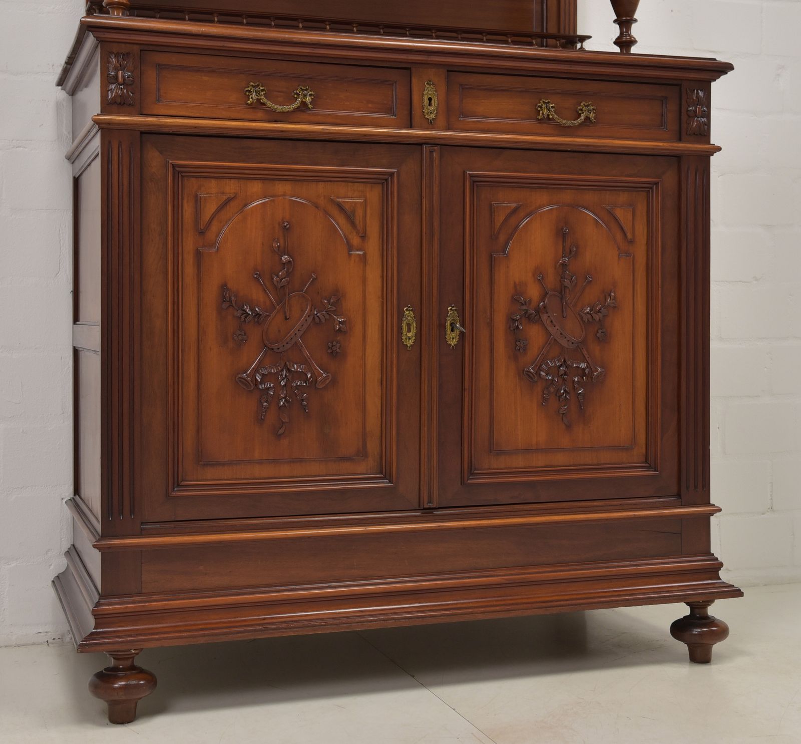 photo furniture Antique! Restored Mahogany Buffet Cabinet, Gründerzeit/Historicism Period, 2 Of 2