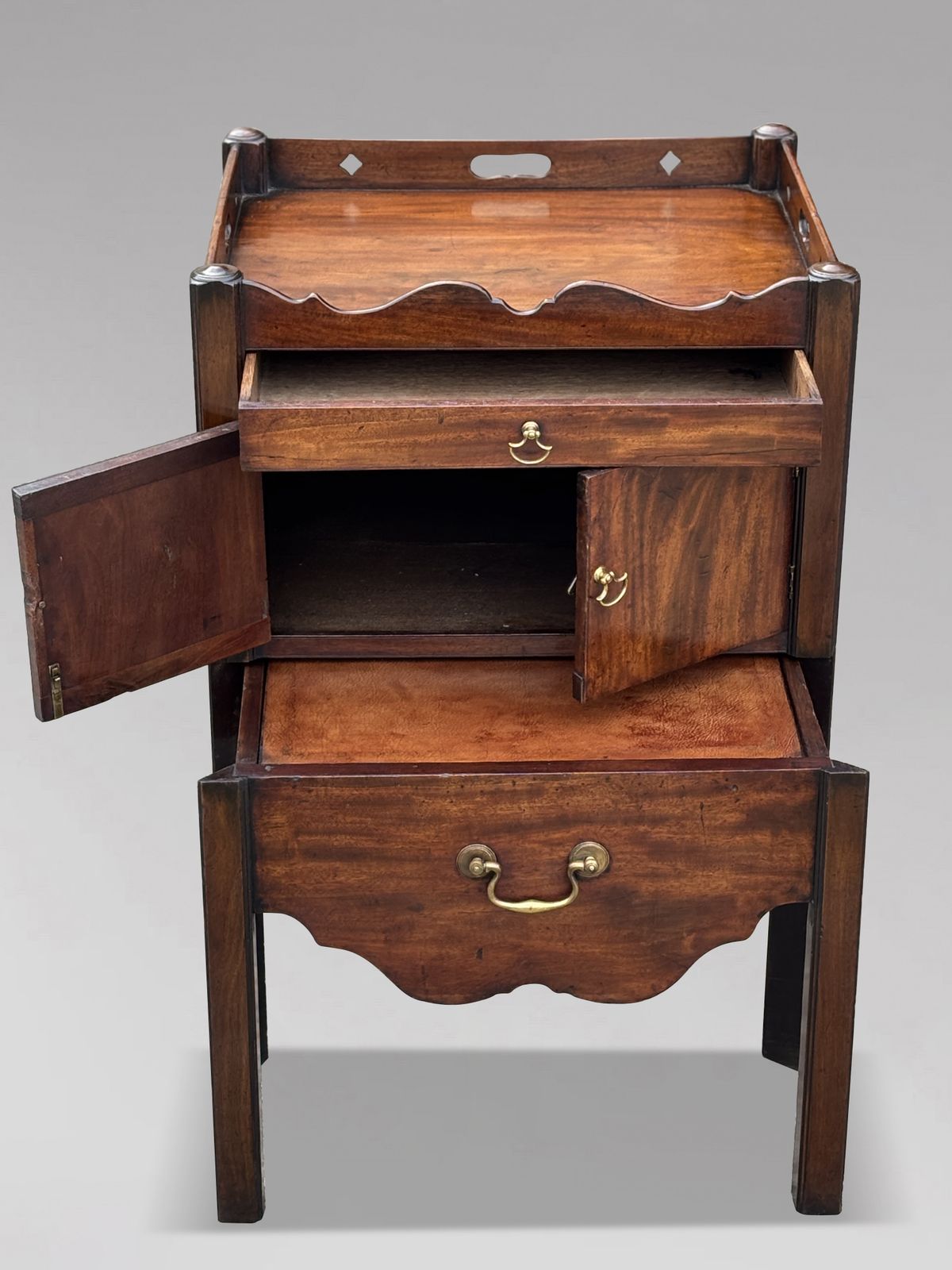 photo furniture Pair Of Mid 18th Century George III Period Mahogany Bedside Commodes