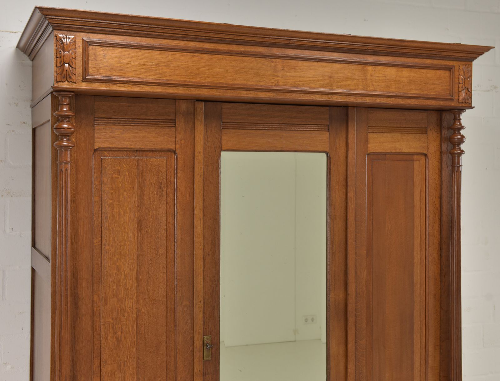 photo furniture Antique! Restored Hall Wardrobe, Gründerzeit Period, Circa 1920, Oak Wardrobe