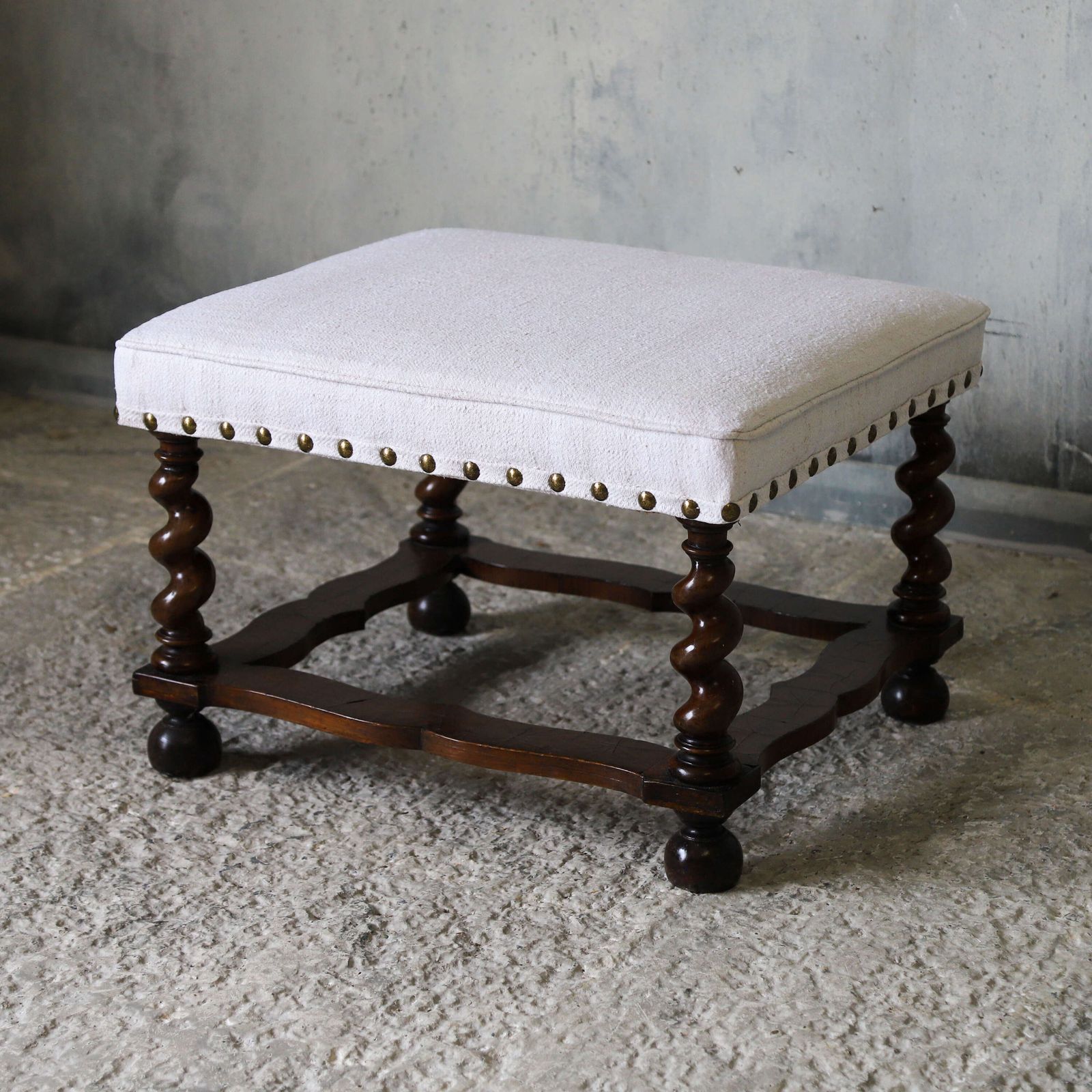 William & Mary Era Stool With Barley‑Sugar Legs & Oyster‑Veneered Stretcher C. 1795 photo for sale