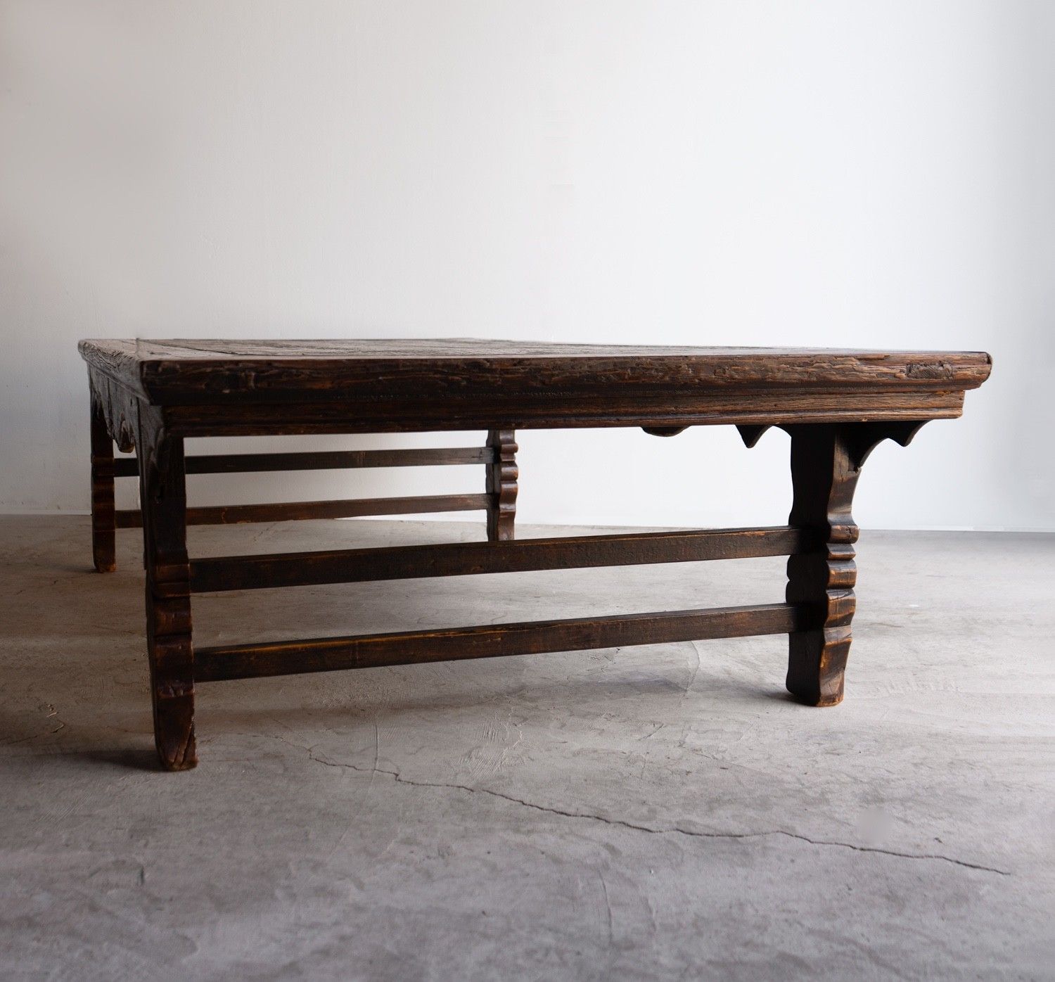 1375.0 Antique Chinese Elm Low Table / Day Bed, Large Coffee Table, 19th Century photo