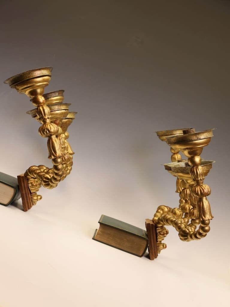 Rare And Important Pair Of Italian 18th Century Giltwood Four Arm Sconces photo vintage