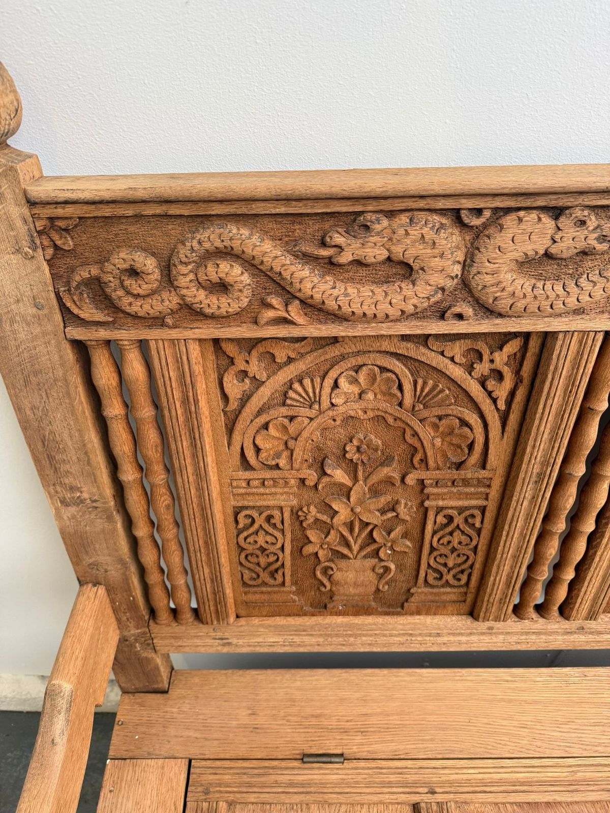 The Very Best Stripped Golden Oak 1920s Carved 2 Seater Hall Box Settle photo Furniture