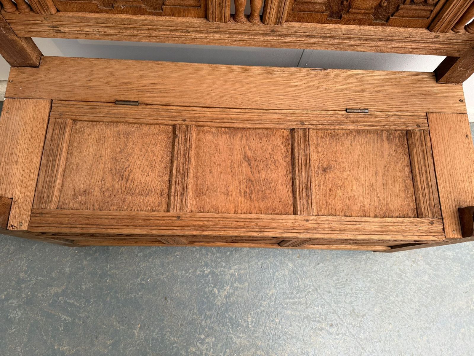 The Very Best Stripped Golden Oak 1920s Carved 2 Seater Hall Box Settle photo vinterior