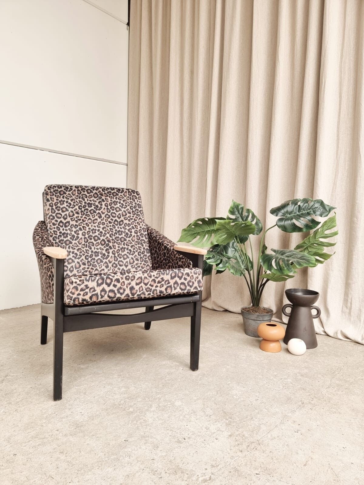 Vtg Mid Century Reupholstered Stonehill Chair Armchair Danish Italian Retro R202 photo furniture