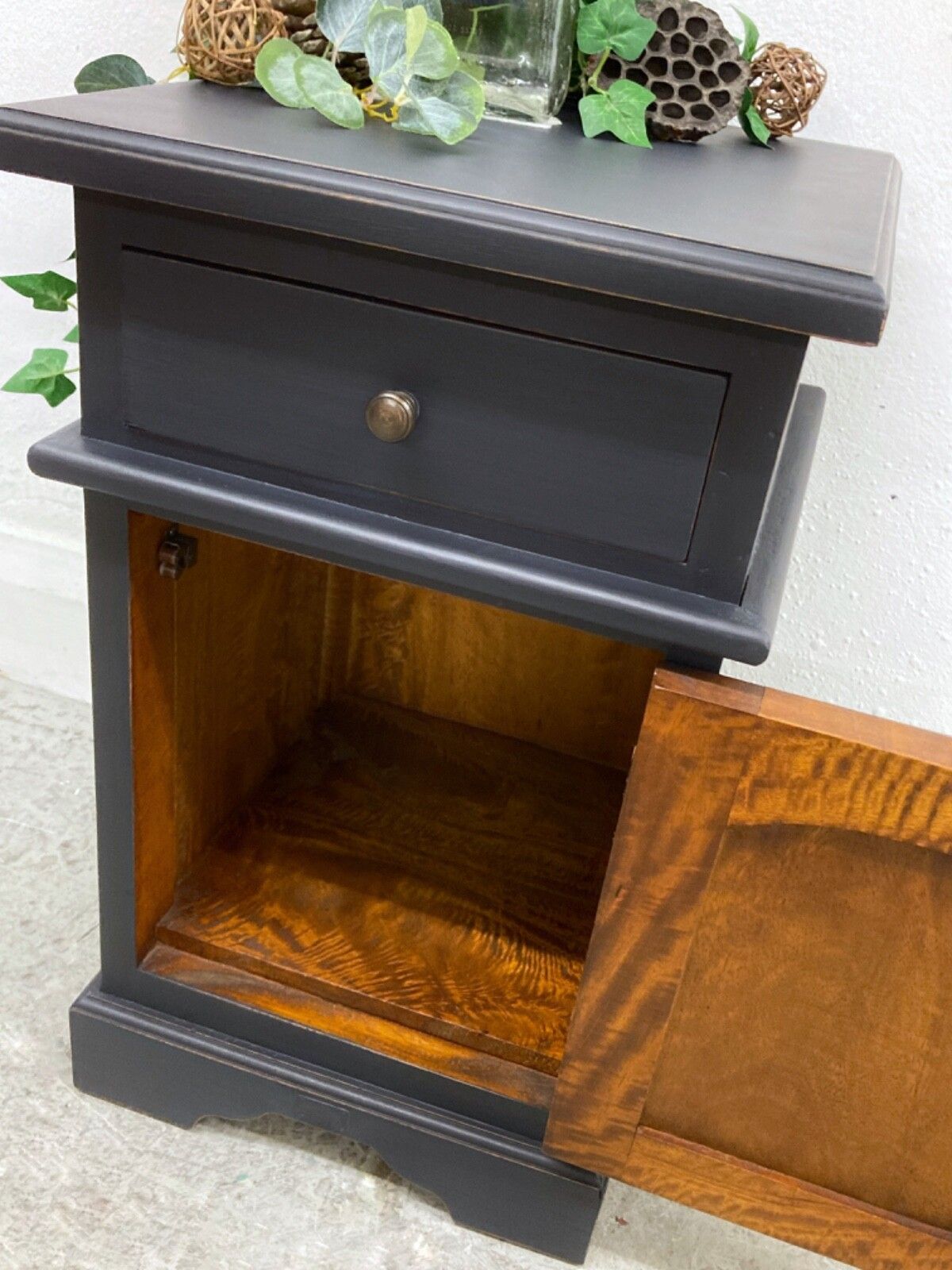 Bedside Table. Nightstand. Black Lamp Table. Bedroom Furniture. photo vinterior
