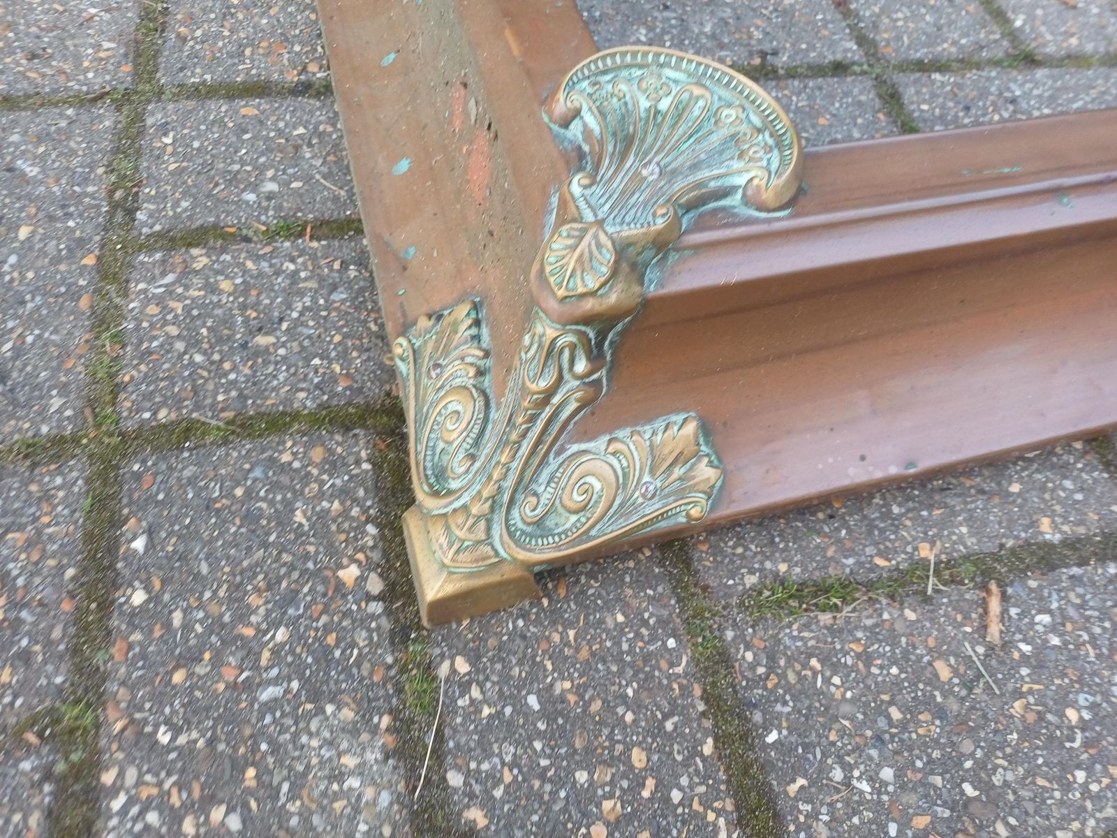 photo vinterior Antique Edwardian Copper Brass Fireplace Fender Art Nouveau Hearth Fender Decorative Fire Guard Ornate Shell Acanthus
