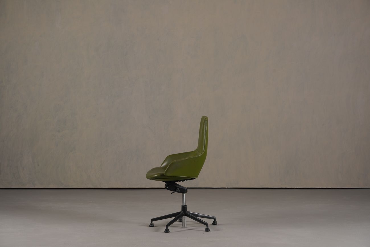 Leather Aston Office Chair By Arper, Italy 2000’s photo buy
