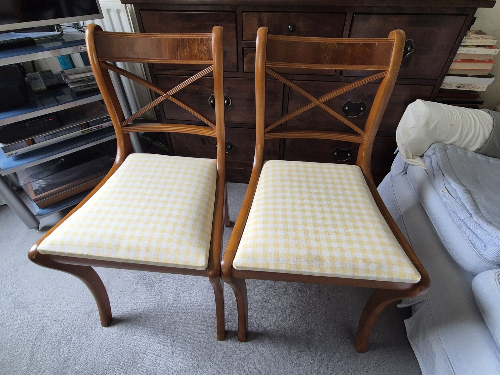 Lexterten Round Dining Table And Four Chairs photo vintage