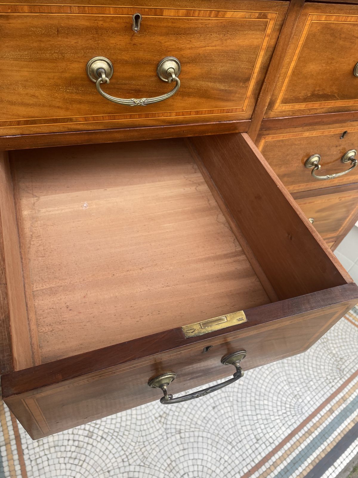 photo vintage Antique Mahogany & Satinwood Inlaid Chest Of Drawers By Maple & Co