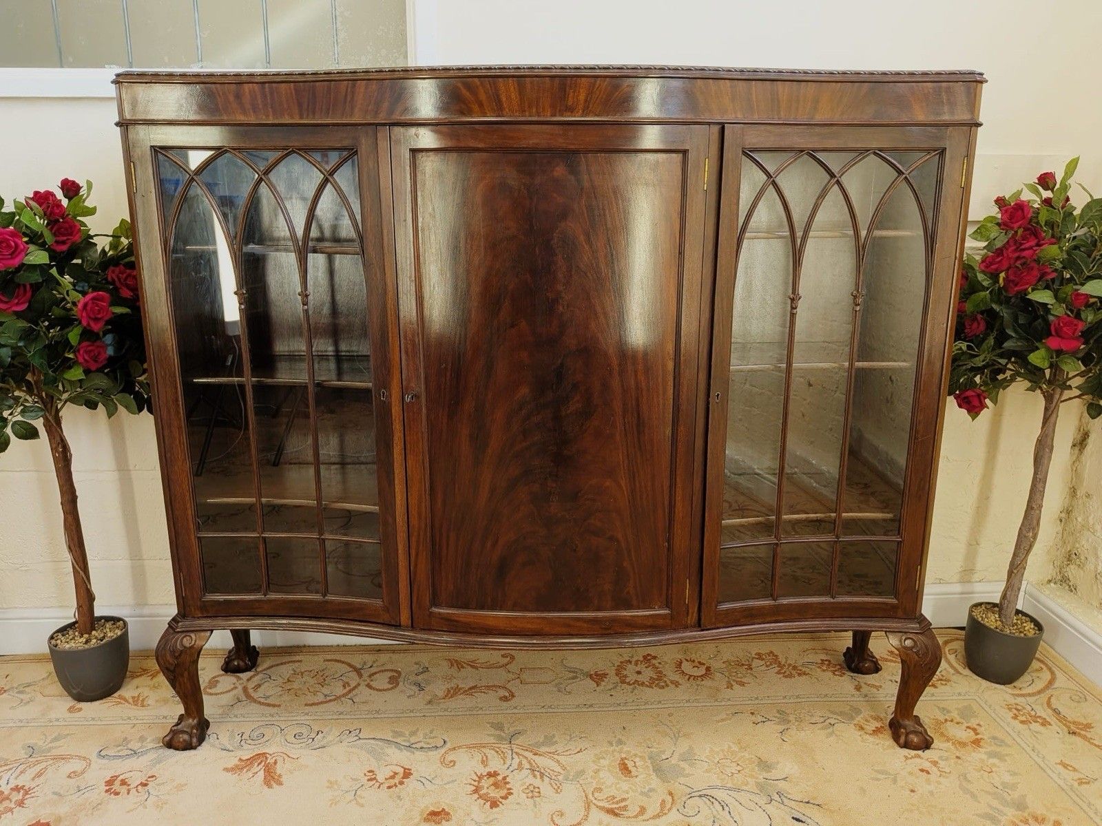 Victorian Mahogany Wylie & Lockhead Glasgow Display Cabinet On Ball & Claw Foot