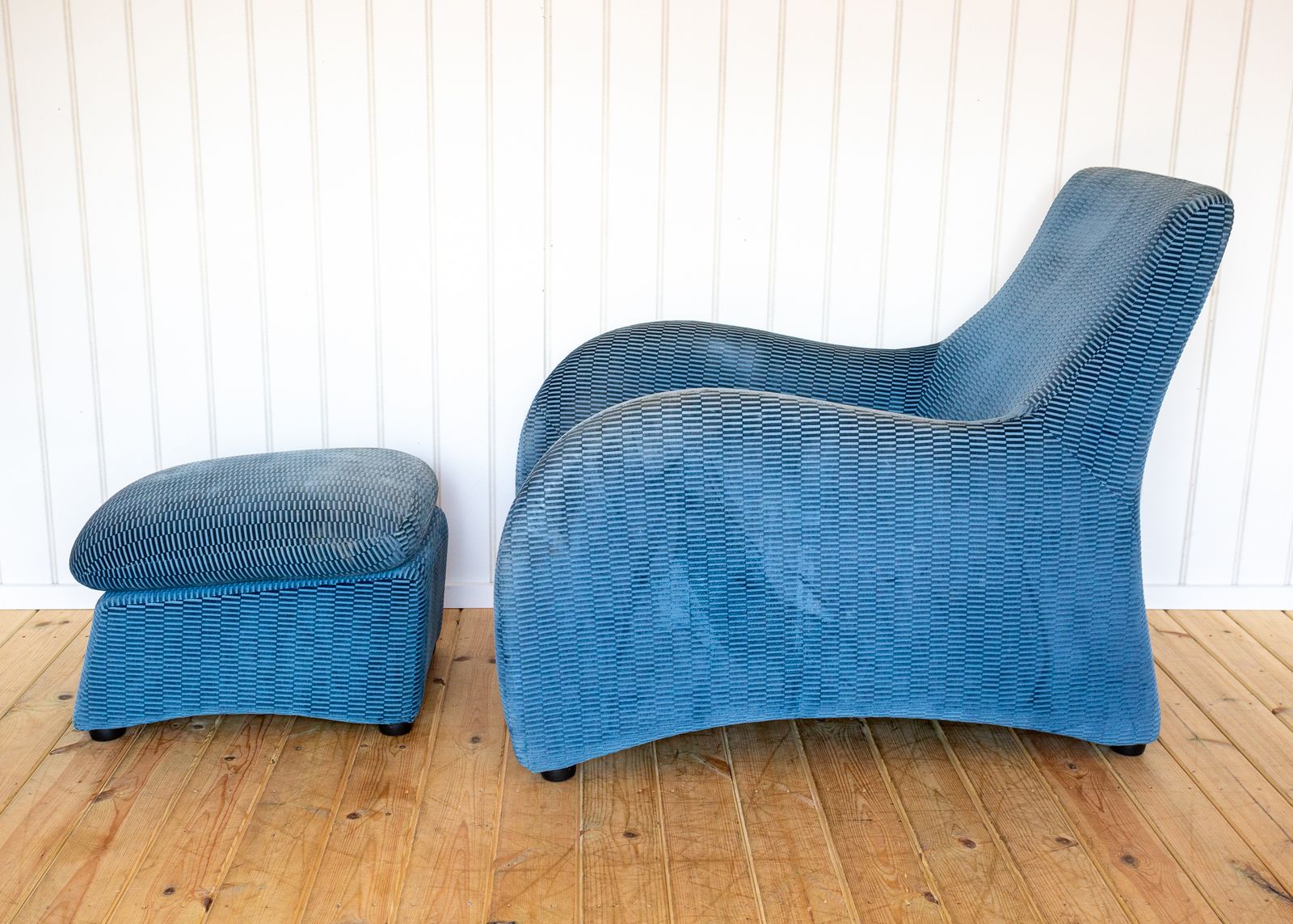 Loge Lounge Chair & Ottoma.N By Gerard Van Den Berg For Montis 1980s La Maison Pierre Frey Fabric Blue Velvet Armchai.R Footstool Art Deco Style photo vinterior