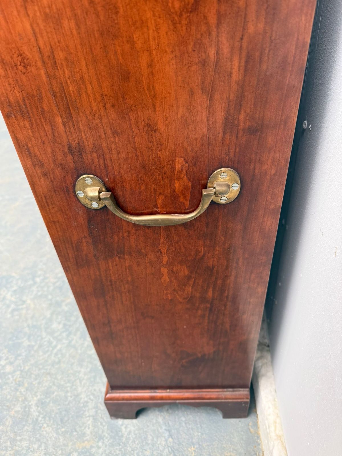 A Top Quality Adjustable Late 20th Century Yew Wood Campagne Style Bookshelf photo vinterior