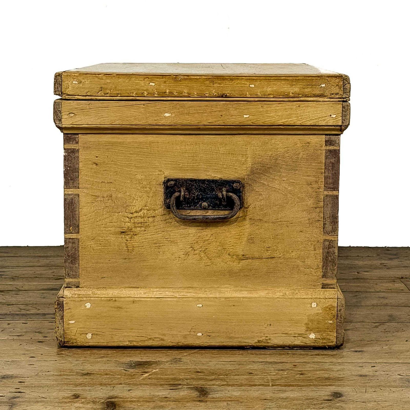 Antique Pine Trunk Blanket Box | Antique Furniture | Antique Trunk | Antique Storage | Pine Trunks | Blanket Box photo vinterior