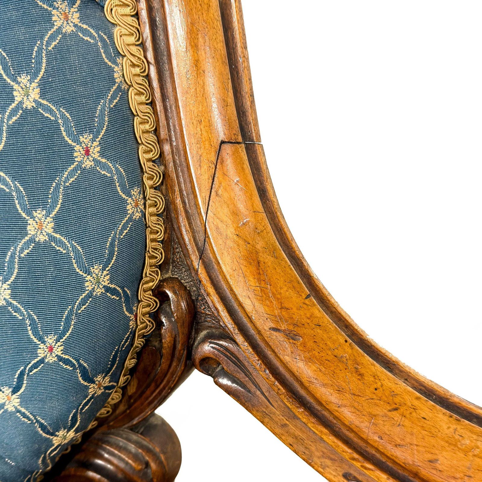 photo furniture Antique Victorian Walnut Sofa Or Chaise | Antique Sofa | Antique Seating | Victorian Antiques | Victorian Armchair
