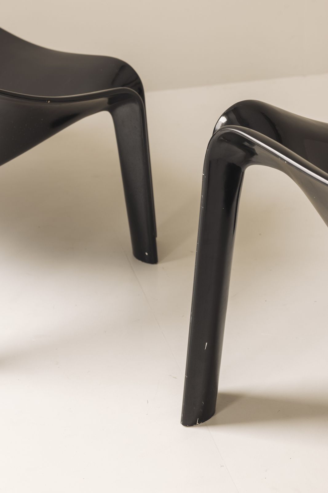 photo furniture First Edition F300 Lounge Chairs By Pierre Paulin For Artifort, France 1964.