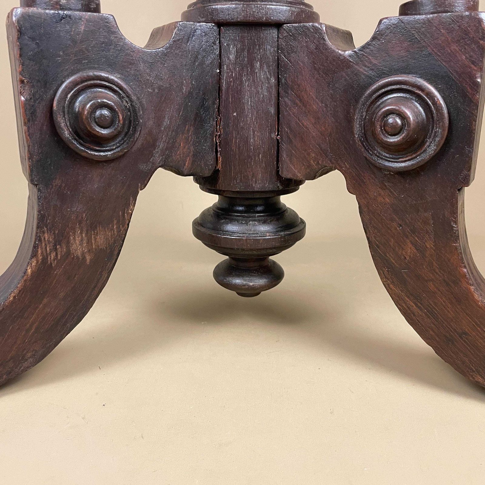 photo furniture Antique Piano Stool Cane Rattan Seat Turned Wooden Legs Adjustable Round Classic Traditional Edwardian Style