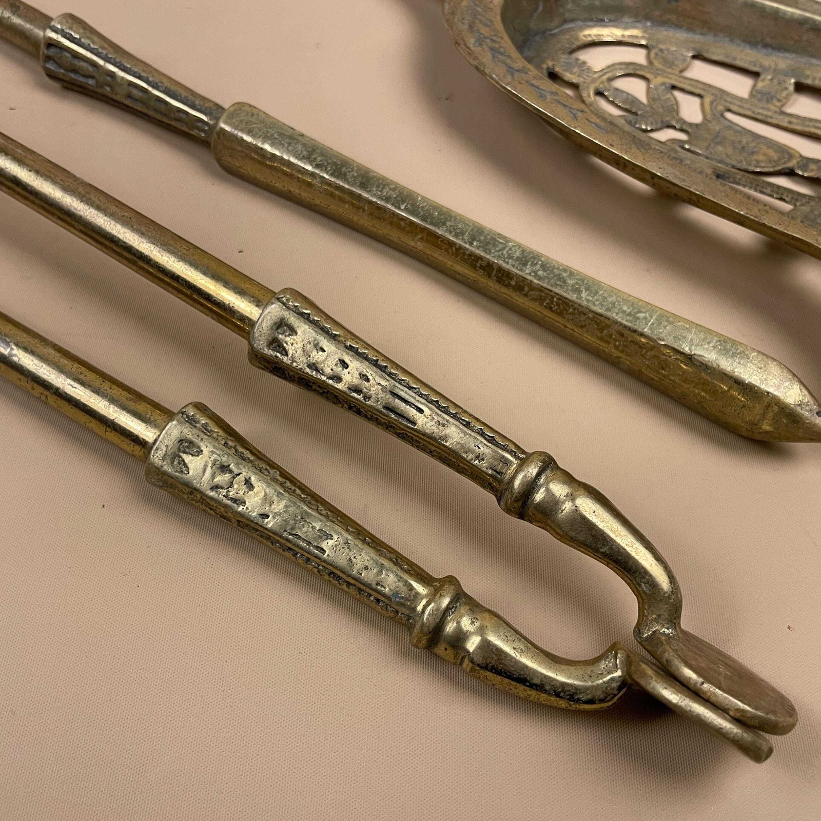 Vintage Brass Fireplace Tools Large Set Of 3 Hanging Heavy Fire Hearth Decor Gold Farmhouse Cottage Antique Style photo 115.0
