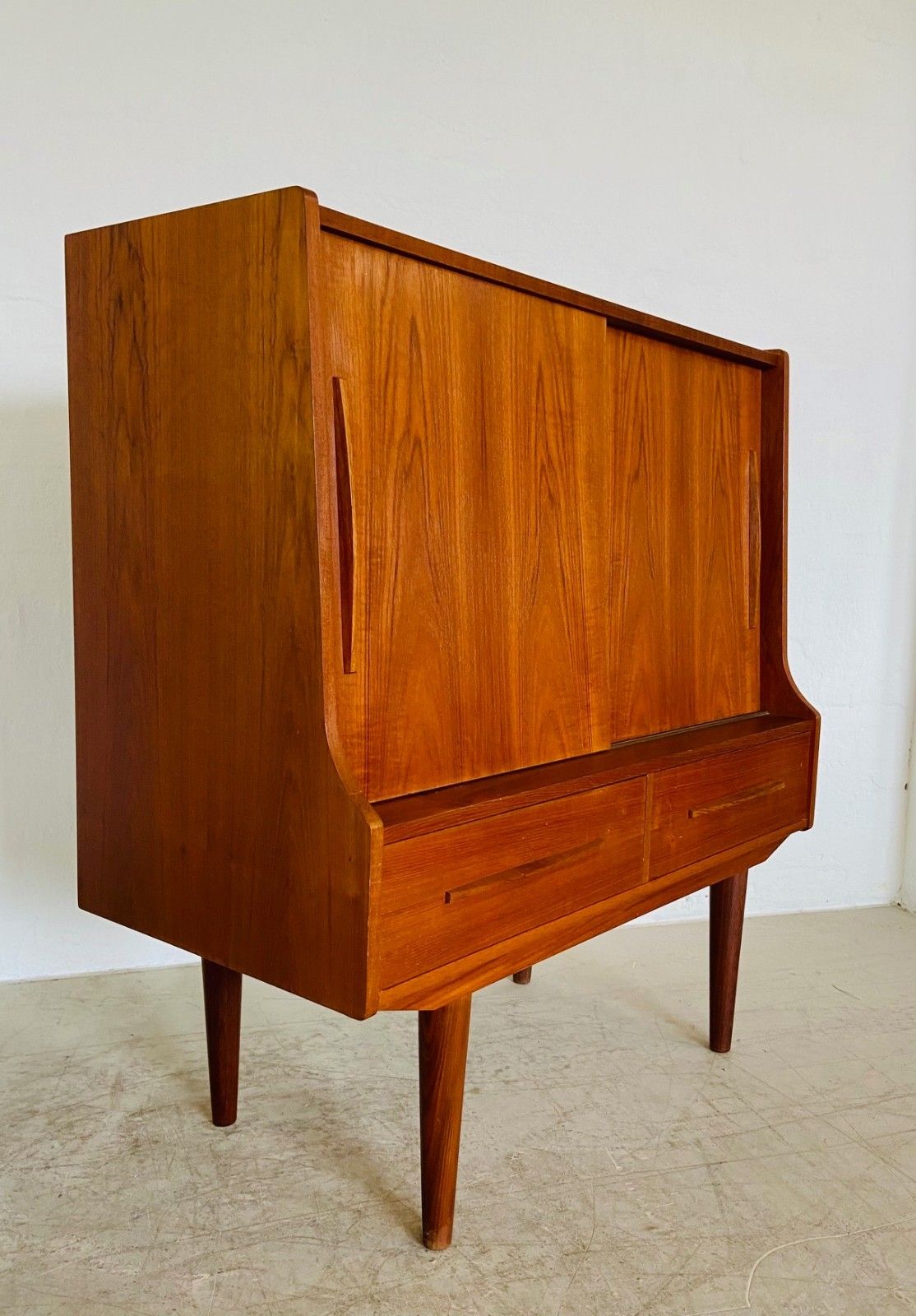 photo vinterior Vintage Danish Mid Century Teak Bar Cabinet By Royal Board 1960,S