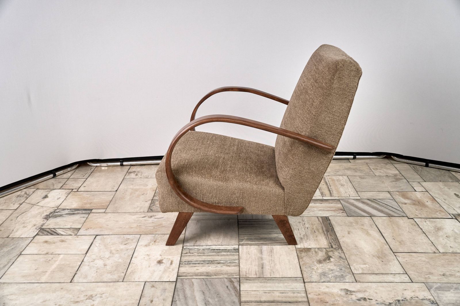 photo furniture H 410 Armchair Designed By Jindrich Halabala, 1940s, Czechoslovakia