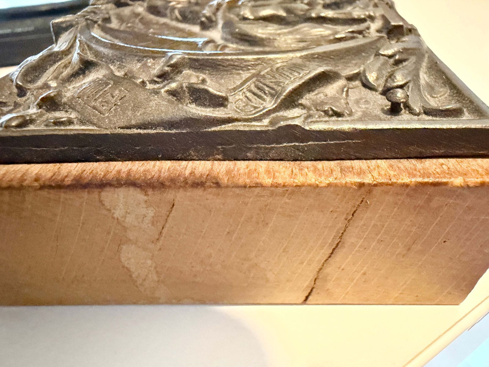 photo furniture Antique C 1900. Otto Von Bismarck "Knight In Shining Armor" Cast Iron Plaque Paperweight.