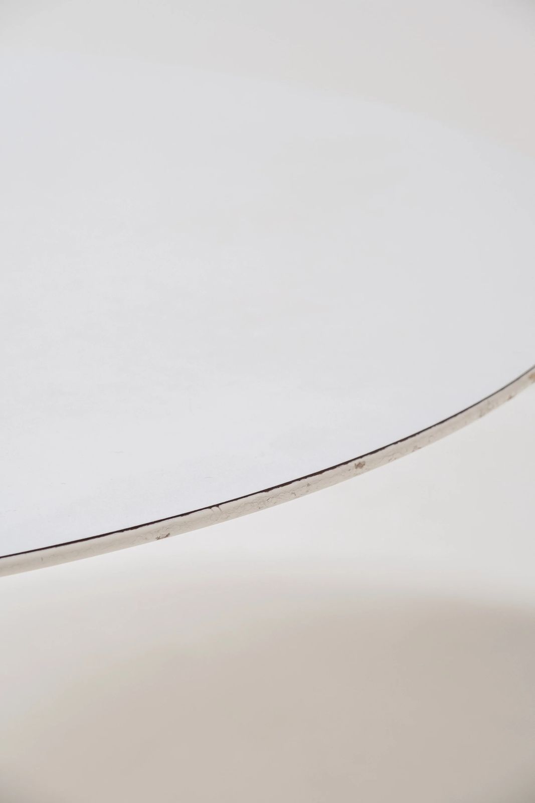 Round Dining Table With Metal Tulip Base And White Lacquered Table Top 1970 photo vinterior