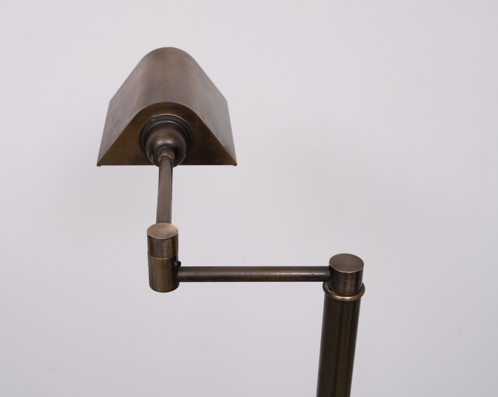 photo furniture Paar Bronsgekleurde Swingarmlamp Vloerlampen, Jaren 1970, Duitsland