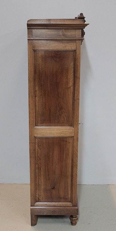 Showcase Walnut Early 20th photo 2167.12