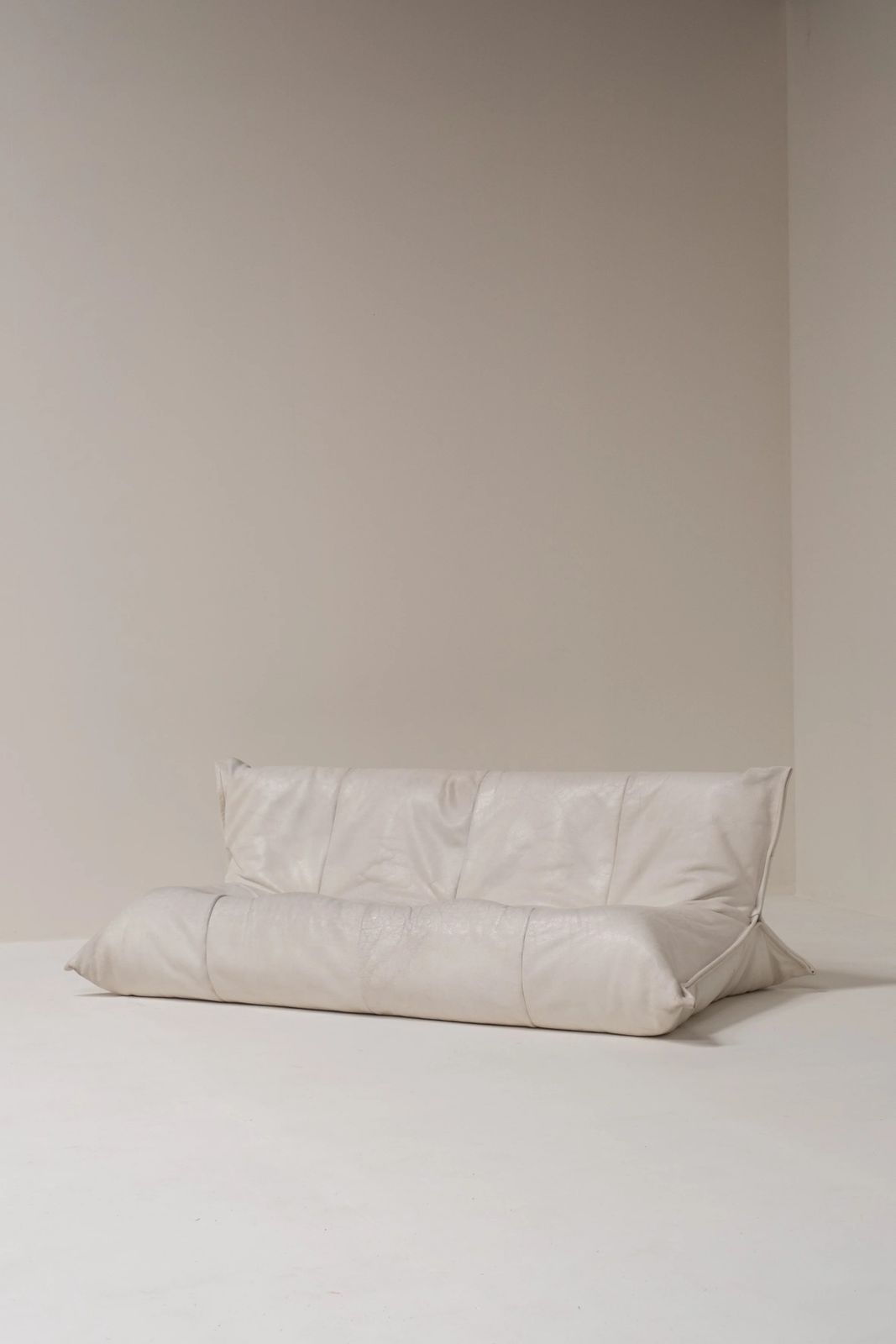 Yoko 3 Seater Sofa By Michel Ducaroy For Ligne Roset, Original White Leather, 1970s