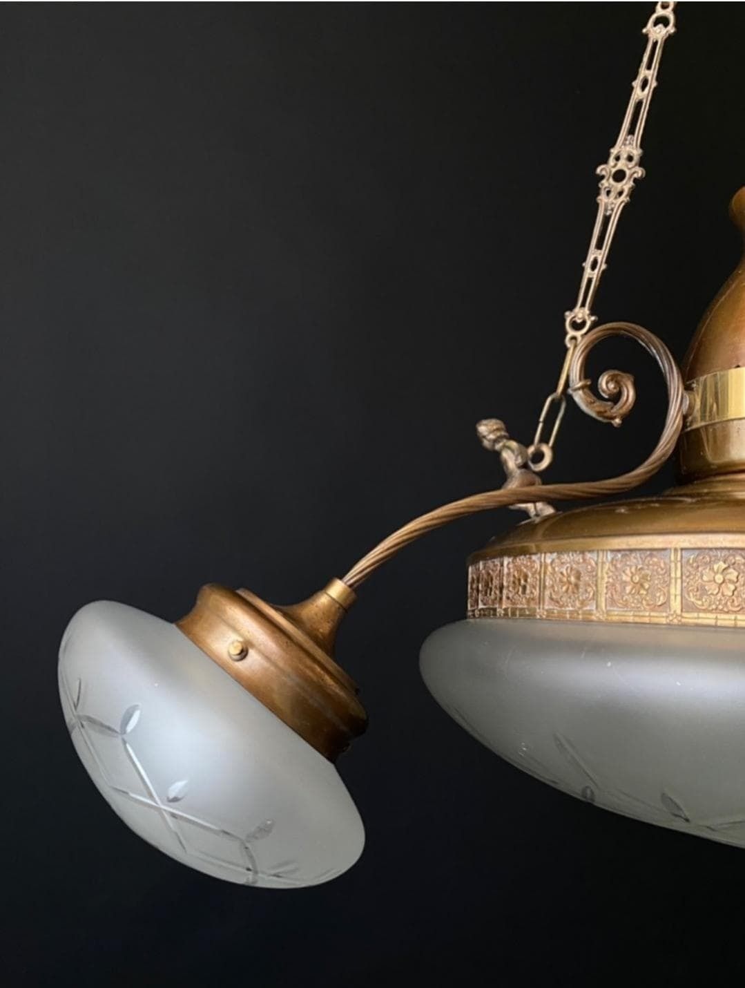 Lustre d'époque, sans droits de douane pour les États-Unis photo buy