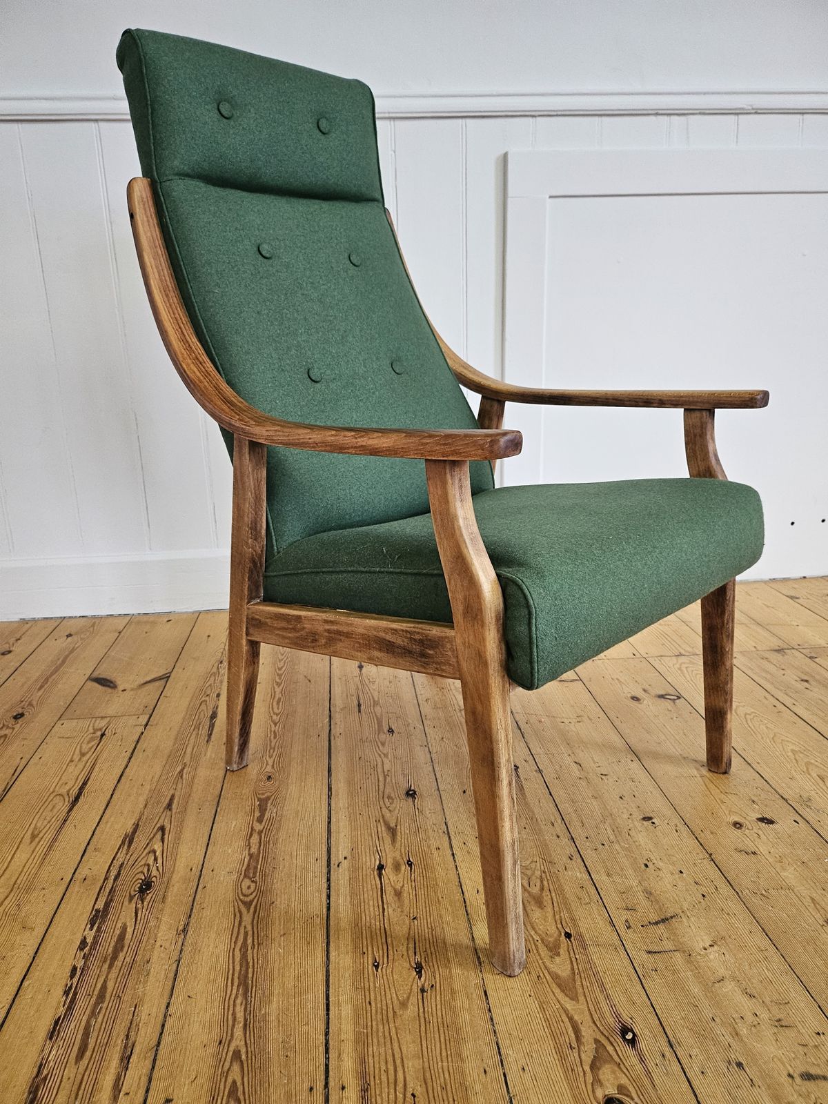 Mid Century Modern Fireside Chair photo furniture
