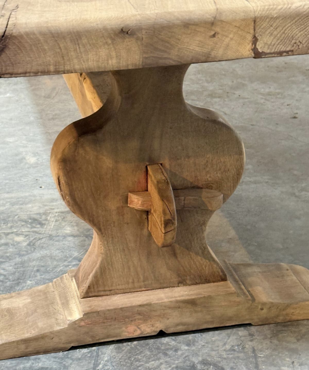 photo vintage Superior Large French Oak Farmhouse Dining Table