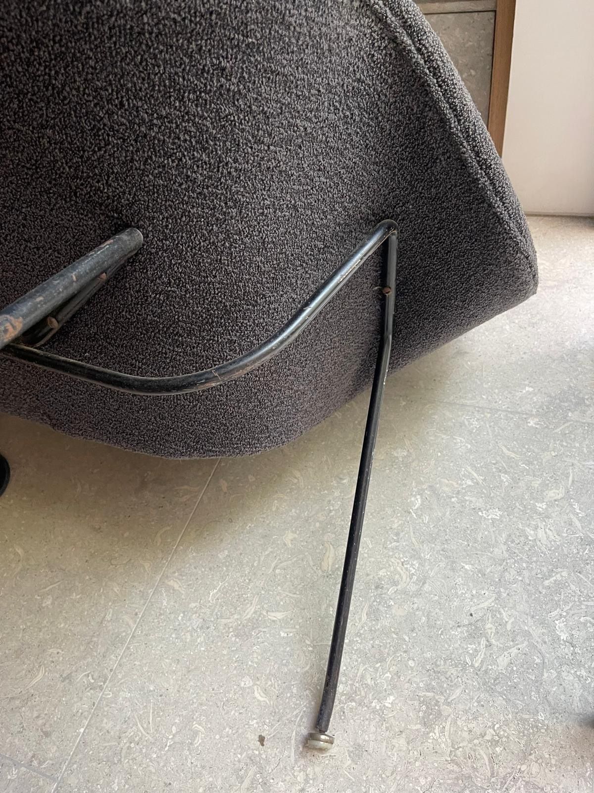 Aero Saarinen Womb Chair, Mid 20th Century photo for sale