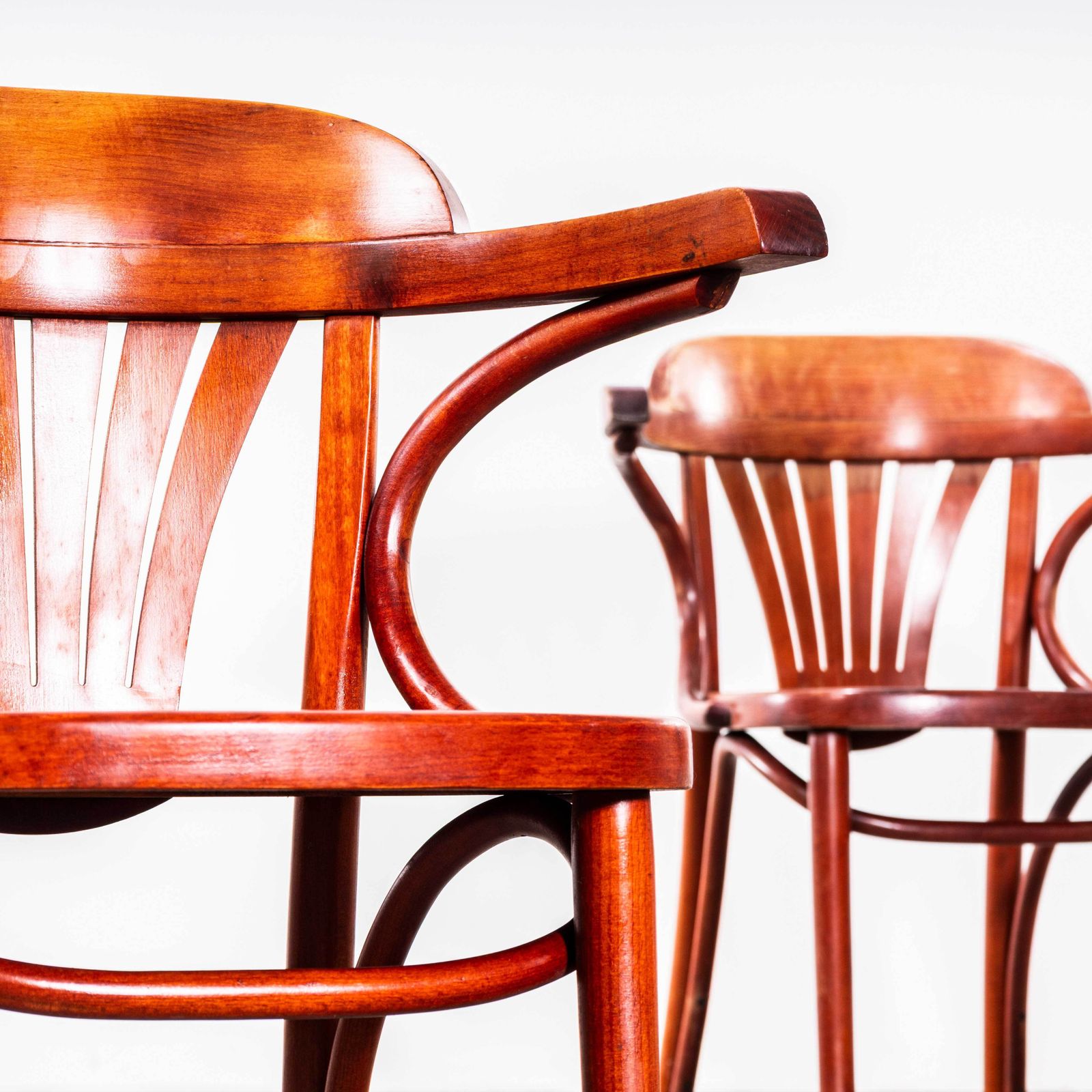 photo furniture 1970’s Honey Red Fan Back Dining Armchairs   Set Of Four
