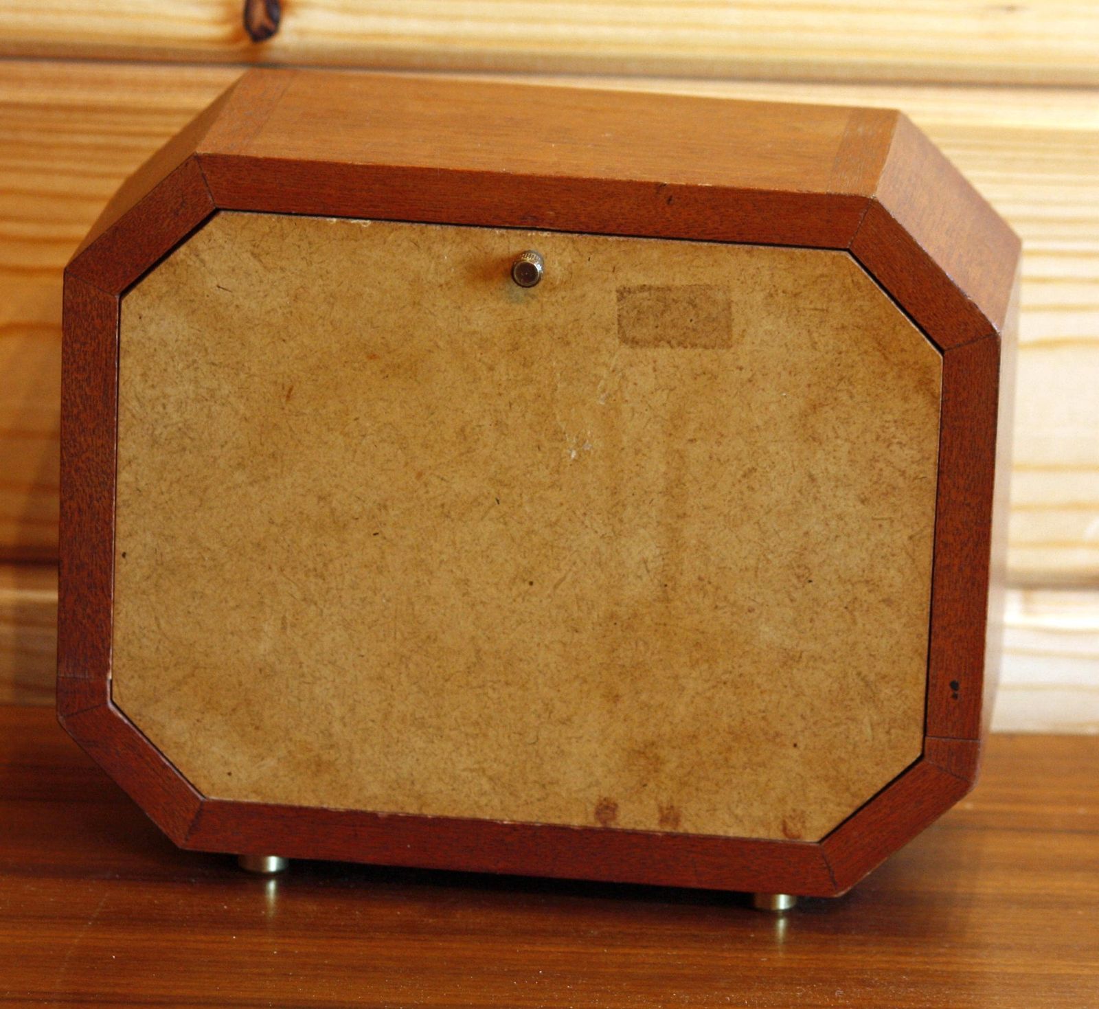 Vintage Junghans Mantel Clock   18cm Wooden Retro German Mid Century Style Bauhaus 70s Desk Clock Off The Wall Clocks photo 95.0