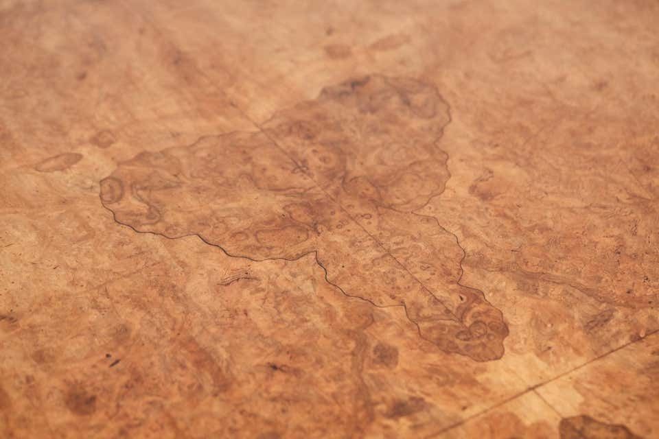Fine Quality Antique Victorian Burr Walnut Tilt Top Centre Table, Circa 1850 photo 2285.0