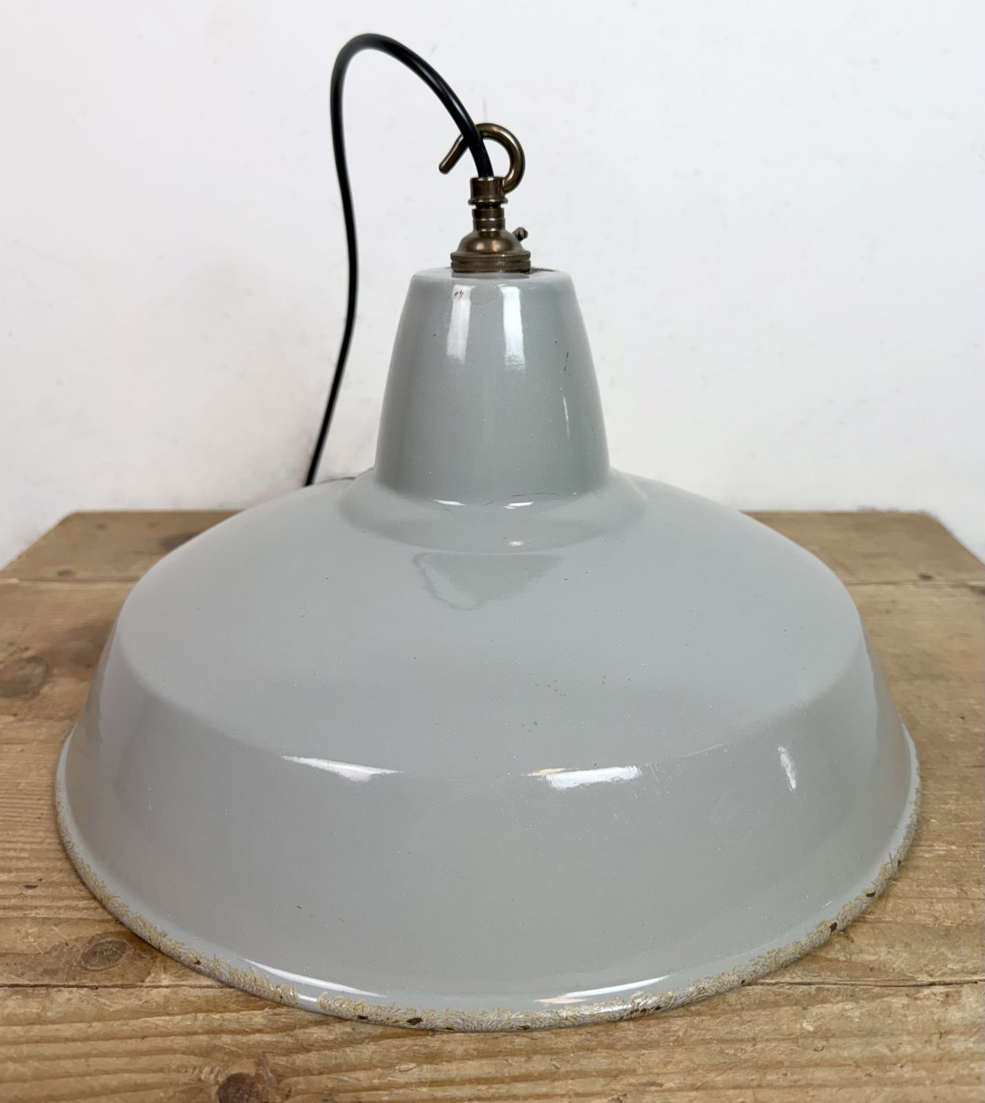 photo vinterior Industrial Grey Enamel Factory Pendant Lamp From Thorlux, 1960s, 6x