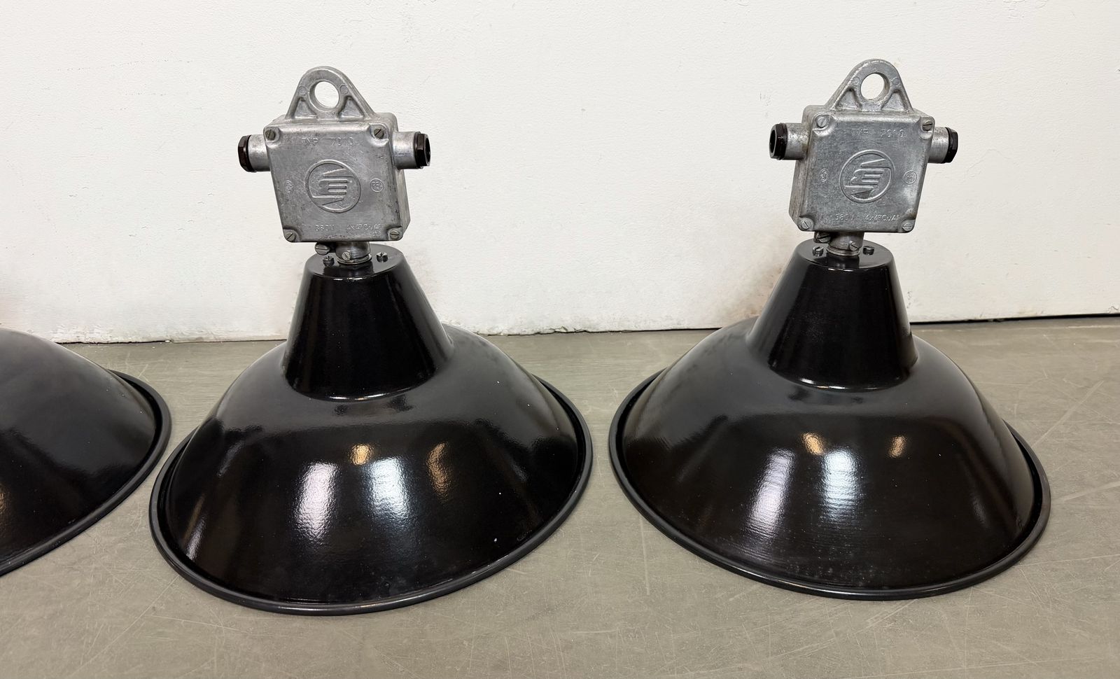 399.0 Set Of 4 Industrial Black Enamel Pendant Lamps From Elektrosvit, 1960s, 49x photo