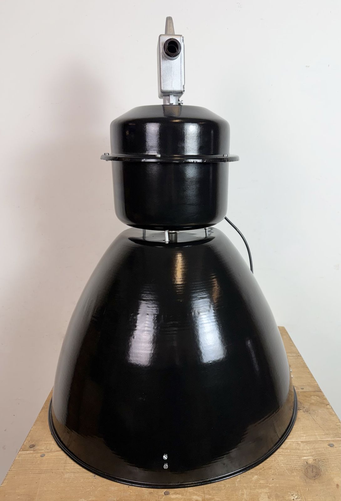 photo vinterior Large Black Industrial Factory Pendant Lamp From Elektrosvit, 1960s, 4x