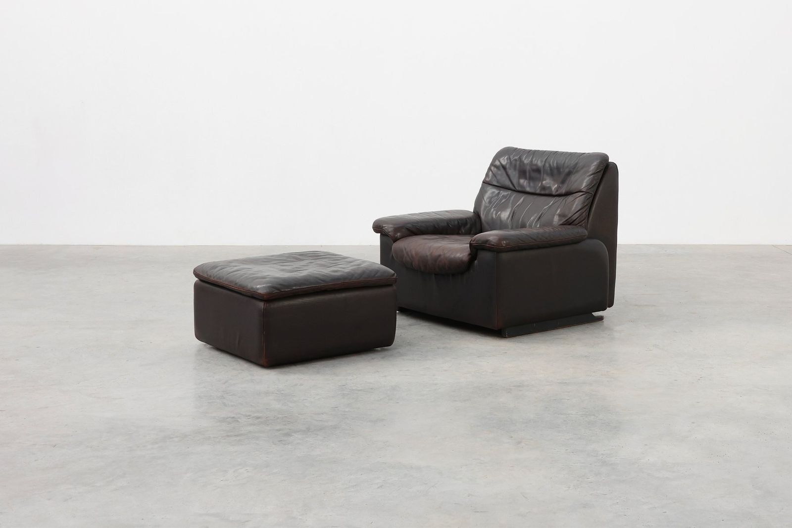photo for sale Mid Century Modern Ds‑11 Ottoman In Brown Leather From De Sede, Switzerland, 1960s