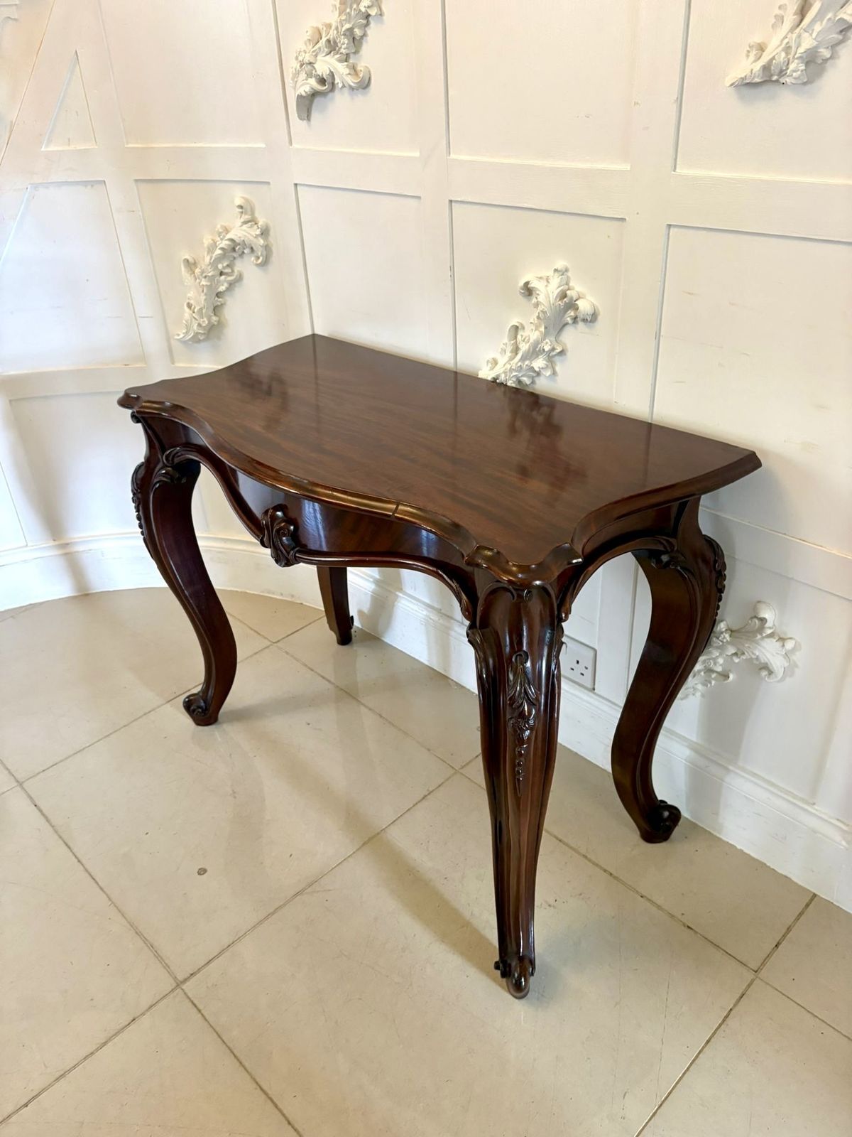 Antique English 19th Century Mahogany Serpentine Hall Table photo 1685.0