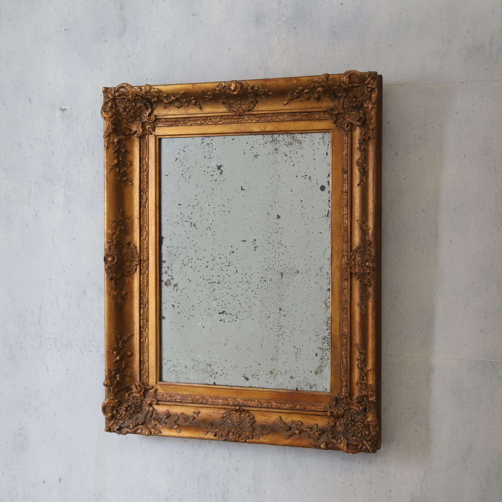 English Country House Oil Gilt Mirror With Foxed Plate, Early 19th Century Circa 1830 photo vintage